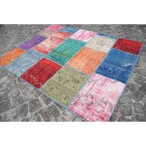 Alfombra Turca Vintage de Lana, 5x6.3 pies, Alfombra de Área con Diseño de Parches Rojos y Azules, Base de Látex - Product Image 3