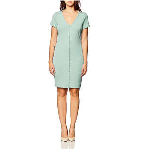 Robe GUESS Eco Raylynn côtelée Henley pour femme, imprimé simple, maxi, coupe trapèze, moulante, taille naturelle, verte, taille S, décontractée, hiver - Product Image 1