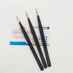 Pinzas de Aislamiento Rectas con Punta Dorada en Negro Mate para Extensiones de Pestañas, Pinzas con Punta de Fibra - Product Image 3