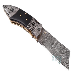 Couteau de poche pliable fait à la main, outil de damas avec une gaine en cuir (smk1318) - Product Image 1