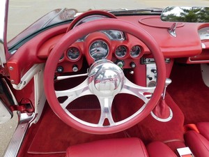 เบสท์บาย 1961 เชฟโรเลต คอร์เวทท์ เบาะหนัง สีแดงและสีขาว ภายในสีแดงและสีขาว เกียร์อัตโนมัติ - Product Image 2