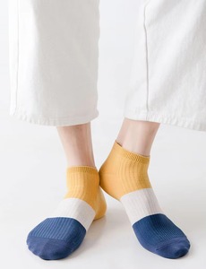 Calcetines de algodón personalizables al por mayor para mujer, multicolor, antideslizante, bajo MOQ, color sólido, diseño de logotipo personalizado - Product Image 2