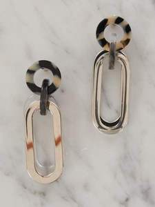 Boucles d'oreilles pendantes élégantes faites à la main en corne de buffle et résine jaune pour femme, légères, style vintage ethnique bohème, bijoux artisanaux naturels - Product Image 5