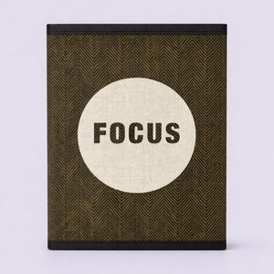 สมุดโน้ต Olive Focus A5 ปกผ้า PU และหนัง พร้อมเย็บและเย็บกาวแบบ Thermal Binding สมุดวาดเขียนปกแข็งสำหรับใช้ในโรงเรียน - Product Image 1