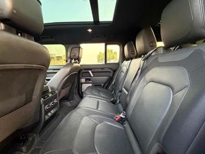 Kit Paraurti Anteriore Usato 2023 Land Rover Defender 130 X-Dynamic SE - Ricambi Universali per Aggiornamento e Modifica del Contorno Anteriore |   Esportazione - Product Image 3