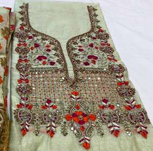 Costumes de créateur moderne non cousus Premium pour femmes brodés à la main style traditionnel indien tendance pour les fêtes Organza - Product Image 3