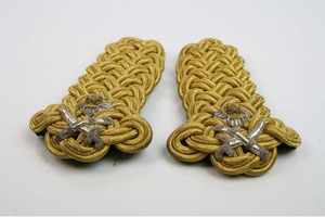 Épaulette uniforme des fabricants de fil de Cooper de lingot d'or de haute qualité avec cordon d'épaule de travail à la main pour une utilisation cérémonielle de Costume - Product Image 4