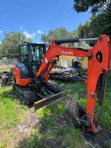 Miniexcavadora Kubota KX033-4 2022: Potencia Compacta con Estabilidad Superior - Product Image 2