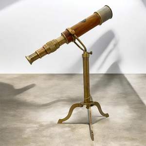 กล้องโทรทรรศน์โบราณทำจากโลหะและไม้ งานฝีมือสไตล์ทะเลคลาสสิก เลนส์ออพติคอลตกแต่ง สำหรับนักสะสม ตกแต่งบ้านหรือสำนักงาน - Product Image 1