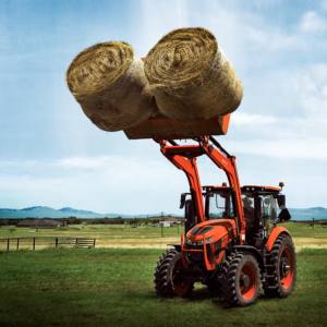 Tracteur agricole Kubota haute performance avec moteur diesel 4WD et design compact pour des opérations agricoles efficaces - Product Image 1