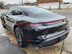 Auto de energía nueva en venta, 2022 Taycan AWD 4S 4 puertas Sedán - Product Image 4