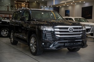 Toyota Land Cruiser automatique diesel, conduite à droite, intérieur clair, taille des pneus R15, galerie de toit métallique arrière, à vendre - Product Image 6