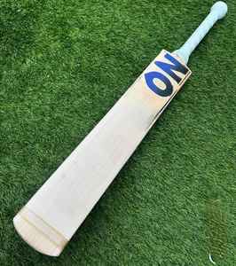 Bâton de cricket personnalisable léger en bois, style classique vintage, logo pour entraînement en extérieur, jardin, fête, sports anglais - Product Image 1