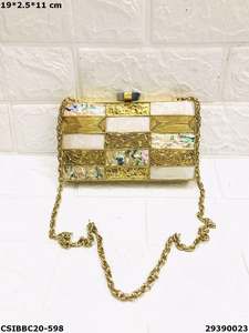 กระเป๋าทองเหลืองสำหรับงานศิลป์ที่หรูหราพร้อมด้วยไข่มุกและหินคริสตัลสวยงามสำหรับทุกโอกาส - Product Image 4