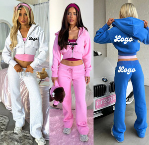 Conjunto de ropa informal para mujer de fabricantes personalizados, sudadera recortada con capucha y pantalones de chándal acampanados, conjuntos de chándal con parche de diamantes de imitación para mujer - Product Image 1