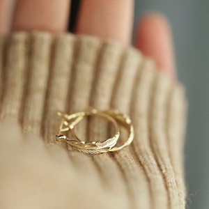 Boucles d'oreilles créoles plumes plaquées or 14 carats en argent sterling 925 quantité minimale de commande bas - Product Image 5