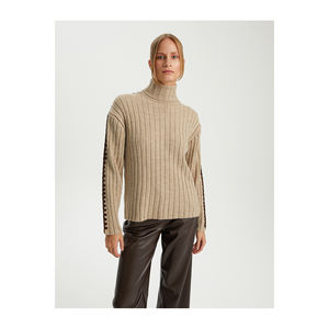 Suéter de Cuello Alto a Rayas con Mangas de Murciélago de Mezcla de Lana para Mujer BGN W24HQ213 - Product Image 3