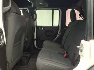 JEEP WRANGLER Sport S 4 portes 4x4 SUV 2024 d'occasion, faible kilométrage, finition blanc brillant - Product Image 4