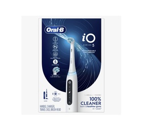 Oral-B iO Series 5 Limited Cepillo de dientes eléctrico con 3 cabezales de cepillo, recargable, blanco - Product Image 1