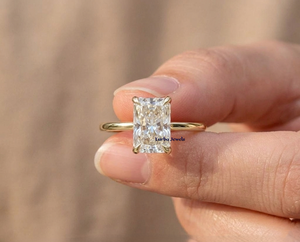 Bague de fiançailles et de mariage solitaire pour femme Lurba Jewels, diamant de laboratoire ovale de 2 carats, style vintage, certifiée IGI, or massif 14 carats - Product Image 3