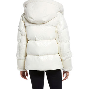 Chaqueta acolchada de mujer de color blanco liso OEM al por mayor, chaqueta Parka con cremallera y relleno de algodón de tela transpirable con logotipo personalizado para mujer - Product Image 3