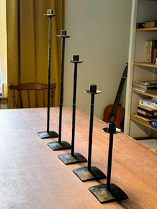 Juego de 5 candelabros de tallo en bruto negro dorado de pie | Portavelas | Hierro forjado hecho a mano - Product Image 2