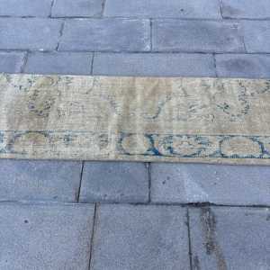 Alfombra Vintage de Estilo Runner de 1.7x7.5 pies (52x229 cm), Alfombra Turca con Bordes Azules - Product Image 3