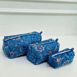 Sac à cosmétiques en coton imprimé bloc de main matelassé indien trousse de toilette pochette de maquillage étui à accessoires sac de voyage pour femme fait à la main Kantha - Product Image 1