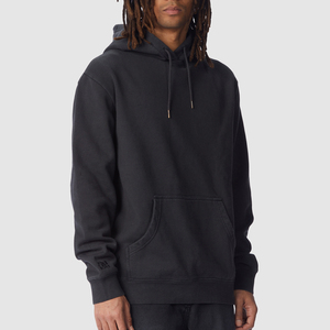Sweat à capuche zippé noir pour homme, style techwear, avec bordures rouges, poches utilitaires, col montant, design décontracté, streetwear, vêtement d'extérieur - Product Image 6