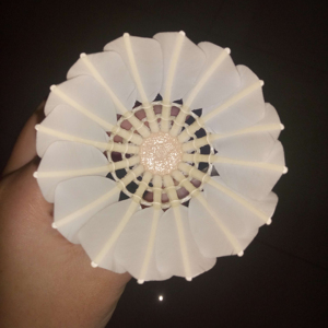 Volant en nylon super plume de meilleure qualité pour les sports de plein air haute performance QBadminton Durable classé comme balle en nylon - Product Image 1