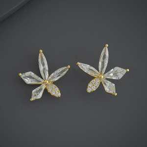 Boucles d'oreilles tendance 186275, clous religieux, diamant taille marquise, perle, alliage de zinc plaqué rhodium, fleur, papillon, plante - Product Image 3