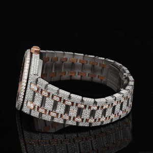 La mejor calidad Lab Grown VVS Clarity Moissanite Diamond Studded Reloj automático Distribuidor al por mayor Banda de acero inoxidable de lujo - Product Image 3