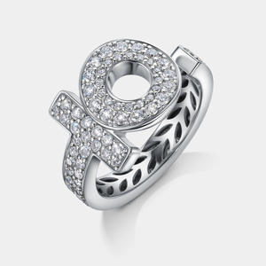 Elegante Anillo Plateado con Diseño XO y Diamantes Brillantes en Pavé, Joyería de Moda para Mujer - Product Image 1