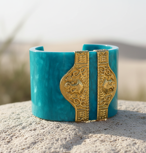 Brazalete de Resina de Color Personalizado con Adorno de Latón, Joyería Más Vendida |   Brazalete Ancho de Resina con Diseño Exclusivo |   Joyería al por Mayor OEM - Product Image 4