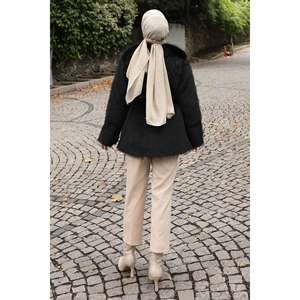 เสื้อแจ็คเก็ตขนสัตว์สีดำสำหรับผู้หญิงพร้อมเข็มขัด คอลเลกชัน 19278 - Product Image 4