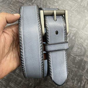 Elegante Cinturón de Cuero Genuino Azul para Hombre con Borde Repujado y Hebilla con Acabado Antiguo - Product Image 3