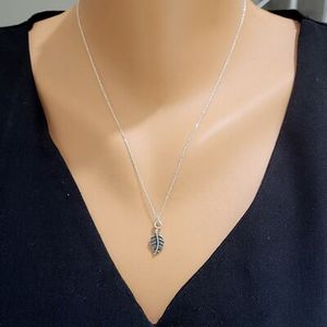 Collier en argent sterling 925, motif feuille, plaqué rhodium, design géométrique tendance avec zircon, diamant et perle pour fiançailles - Product Image 1