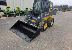 Minicargadora John Deere 320G de Alta Calidad y Bajo Precio, con Motor de Alta Eficiencia y Bomba Kubota, Caja de Cambios KYB - Product Image 2