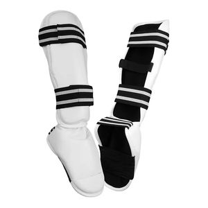 Protectores de Espinilla de Cuero Personalizados para MMA, Cierre de Velcro Ligero, Hechos en Pakistán, Protección Deportiva para Adultos - Product Image 4