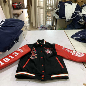 CHAQUETA DELTA SIGMA CHAQUETA VARSIDAD MANGAS ROJAS PURO 2017 - Product Image 1