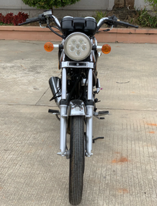 Motocicleta de Gasolina Suzuki GN125 de 125cc - Ideal para Carreteras Urbanas y Rurales - Product Image 3