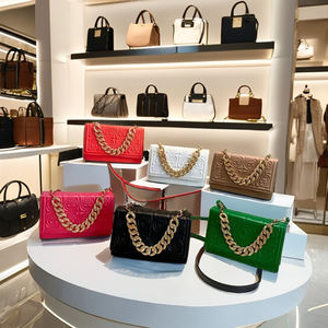 Petit sac carré portable pour femme à la mode et minimaliste avec design gaufré Sacs à main pour femme au meilleur prix - Product Image 6