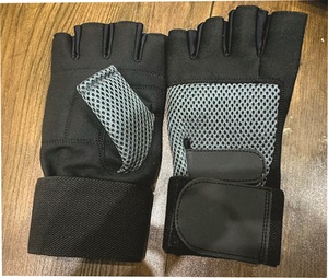 Guantes de fitness con soporte para muñeca, guantes para levantamiento de pesas, guantes de entrenamiento de medio dedo - Product Image 3