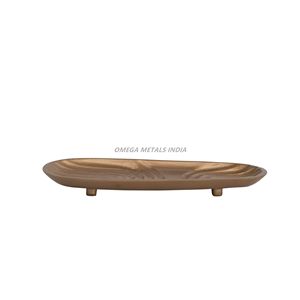 Elegante bandeja de servicio rectangular plateada con diseño minimalista y asas resistentes, ideal para servir aperitivos y mejorar la decoración - Product Image 4