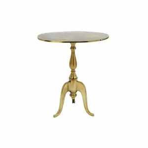 3腿底座重点咖啡桌铝制圆形顶部，金色成品喷漆装饰咖啡桌