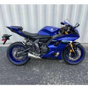 Moto Yamaha YZF R7 de qualité supérieure avec un puissant moteur de 689 cm3 conçu pour la vitesse, la stabilité et un contrôle avancé de la route - Product Image 3