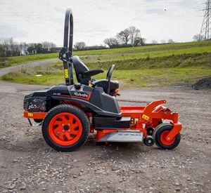 Tondeuses à gazon diesel Kubota Kubota ZD1211 d'occasion en stock Tondeuses à rayon de braquage zéro chez Hays Tondeuse à rayon de braquage zéro bon marché - Product Image 5