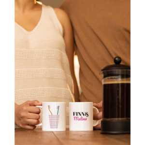 Taza de Cerámica de 15 oz con Diseño 'Mejor Juntos' para Parejas, Nombres Personalizados, Apta para Microondas y Lavavajillas, Diseño Novedoso para Bodas - Product Image 3