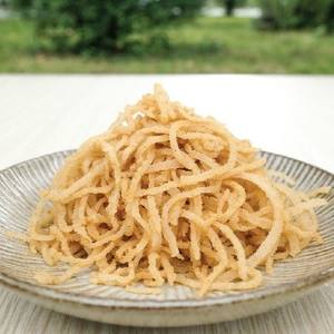 Piel de Cerdo Precortada, Conveniente e Ahorra Tiempo, Ingrediente para Sopas y Salteados - Product Image 1
