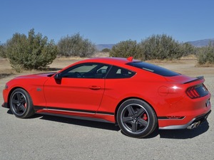 Nettoyer d'occasion 2021 Fords Mustangs Machs 1 coupé manuels hautement équipés - Product Image 5